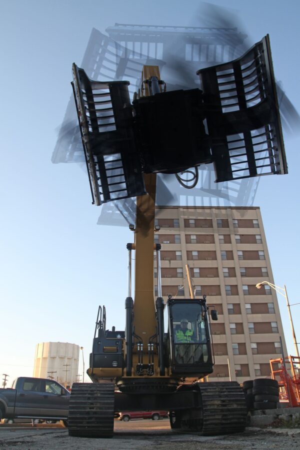 G324 Demolition & Sorting Grapple: 587-8978 - Image 3