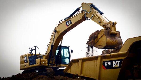 Heavy Duty Bucket 1400 mm (55 in): 573-4981 - Image 6