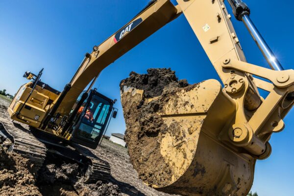 Heavy Duty Bucket 1300 mm (51 in): 550-9678 - Image 3